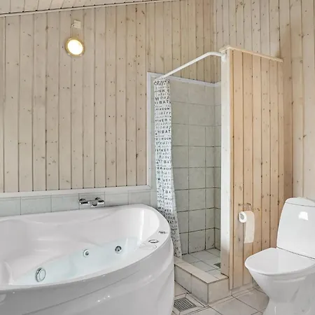 Four-bedroom In Nyaraló