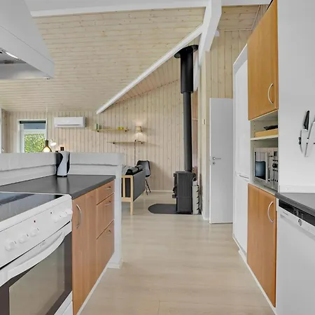 Gorgeous Home In Aabenraa With Wifi