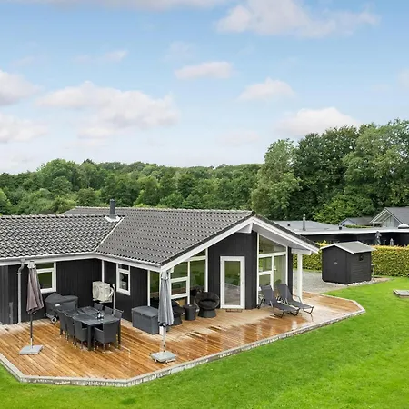 Four-bedroom In Ferienhaus *