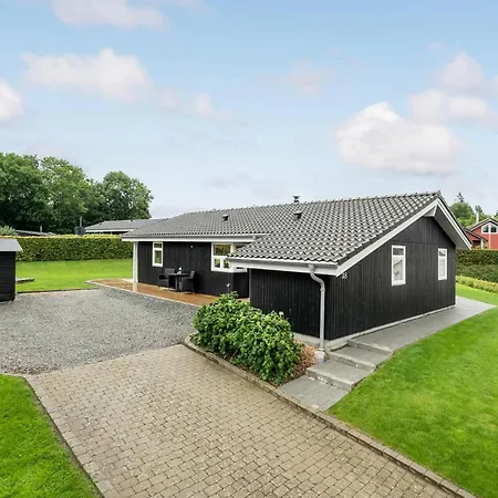 Ferienhaus Four-bedroom In *