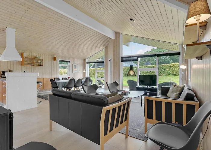 Ferienhaus Four-bedroom In *